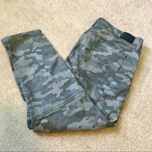 American Eagle Camo Jeans